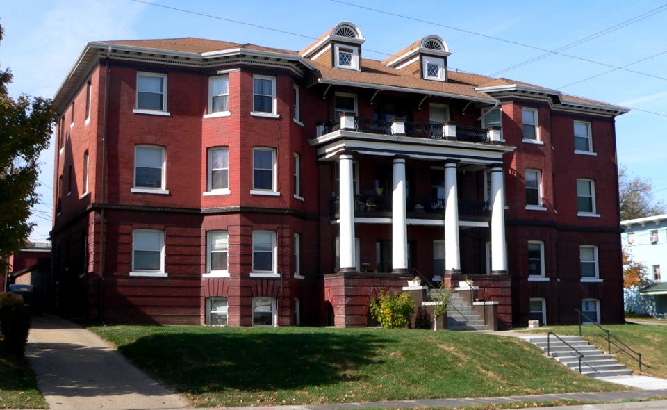 Normandie Apartments (Omaha) from SE