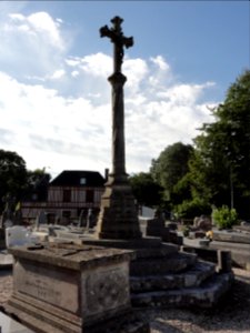 Normanville (Seine-Mar.) croix du cimetière