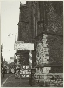 Noordzijde van de Grote kerk bij de Jansstraat. NL-HlmNHA 54010678
