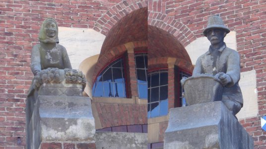 Noordwijkerhout kunstwerk bloemenverkoopster en bollenrooier