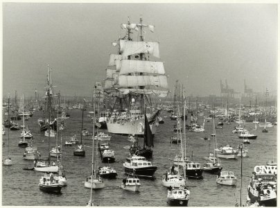 Noordzeekanaal, Sail '90. De armada op weg naar Amsterdam. NL-HlmNHA 54031917