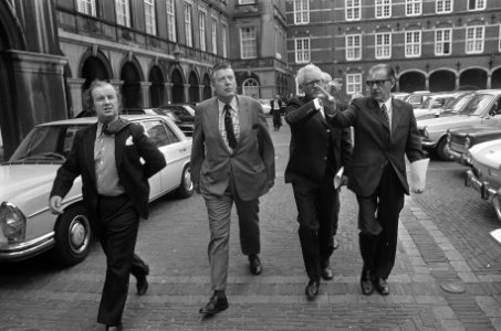 Noord-Ierse parlementsleden op het Binnenhof, tweede van links de militante ds , Bestanddeelnr 926-6496