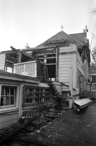 Noordhollands koffiehuis (voor Centraal Station te Amsterdam) wordt afgebroken o, Bestanddeelnr 925-3682