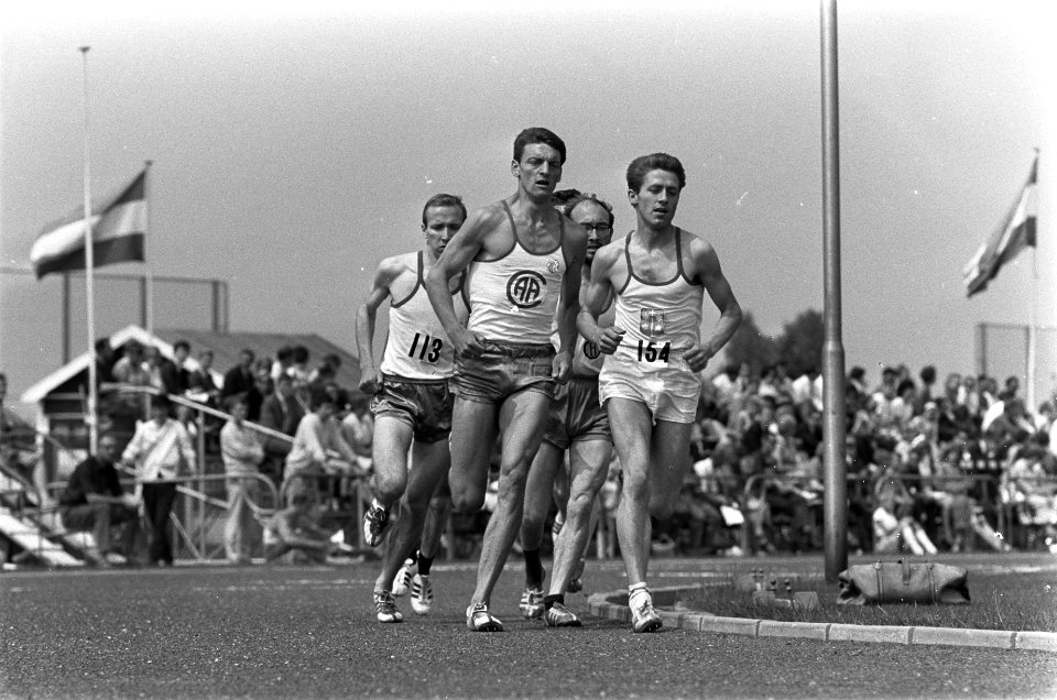 Noord-Hollandse atletiek-kampioenschappen te Haarlem, 1500 meter heren onderweg,, Bestanddeelnr 919-3157