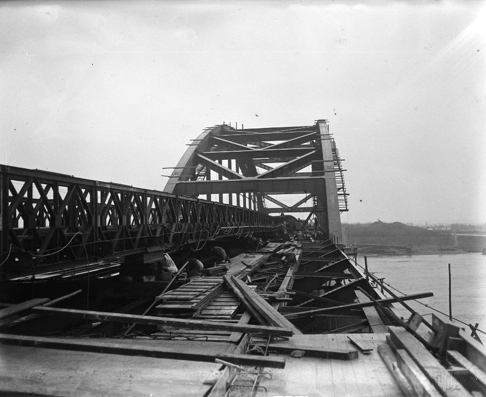Noodbrug te Hedel. Zie nummers, Bestanddeelnr 902-5540