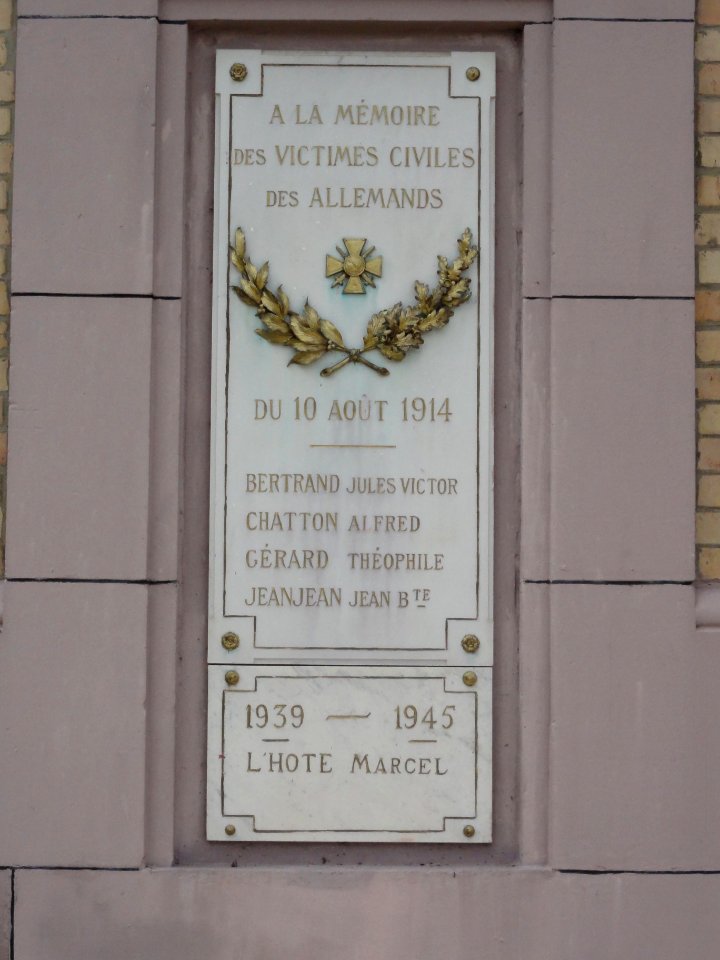 Nonhigny (M-et-M) mairie, plaque monument aux morts victimes civiles