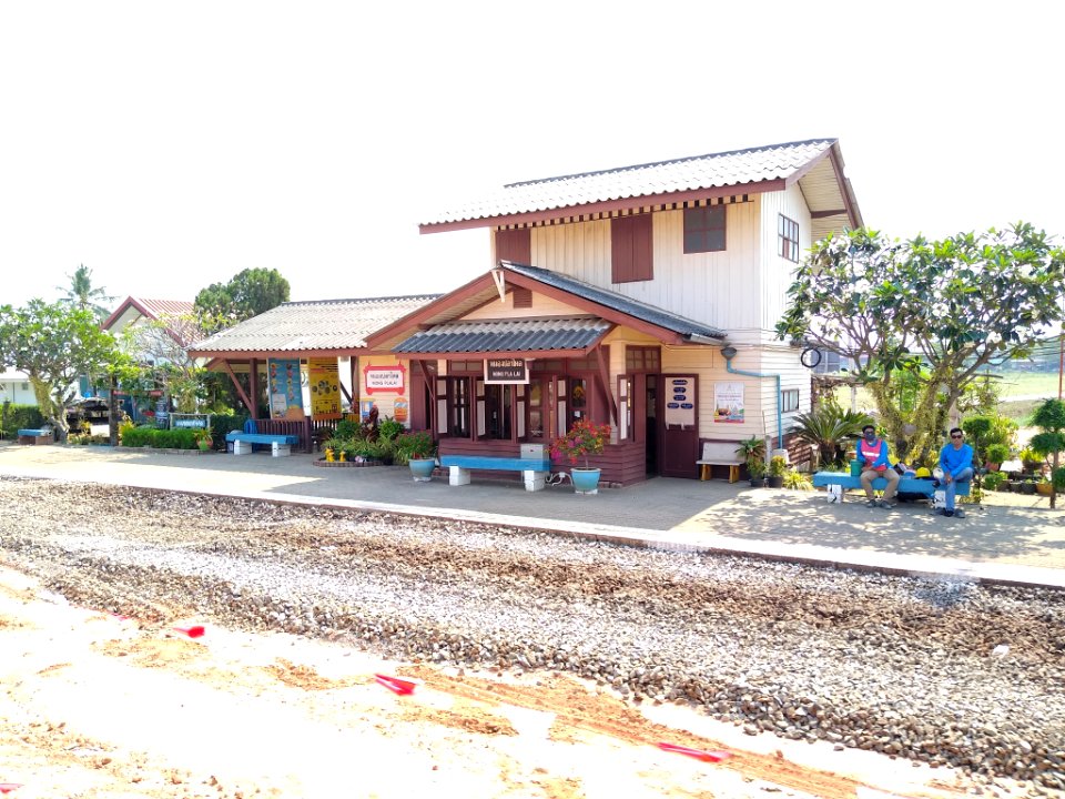 Nong Pla Lai railway station 2