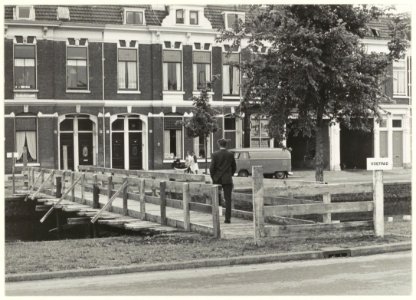 Noodbrug over de Kampersingel i.v.m. herstel Eendjesbrug. NL-HlmNHA 54008979
