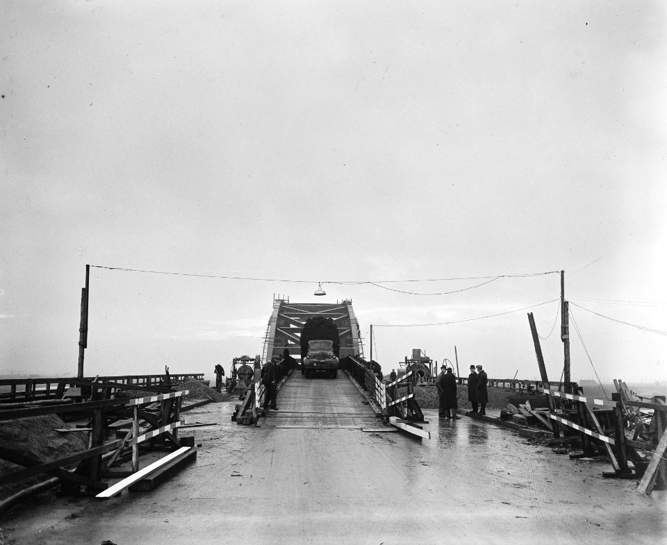 Noodbrug te Hedel, Bestanddeelnr 902-5556