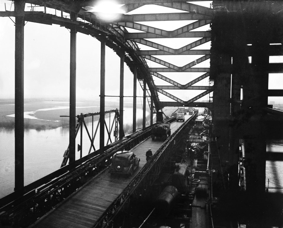 Noodbrug te Hedel. Zie, Bestanddeelnr 902-5541