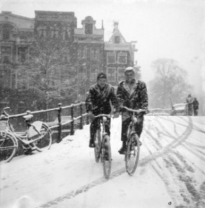 Nog steeds sneeuw in Amsterdam, Bestanddeelnr 913-6351