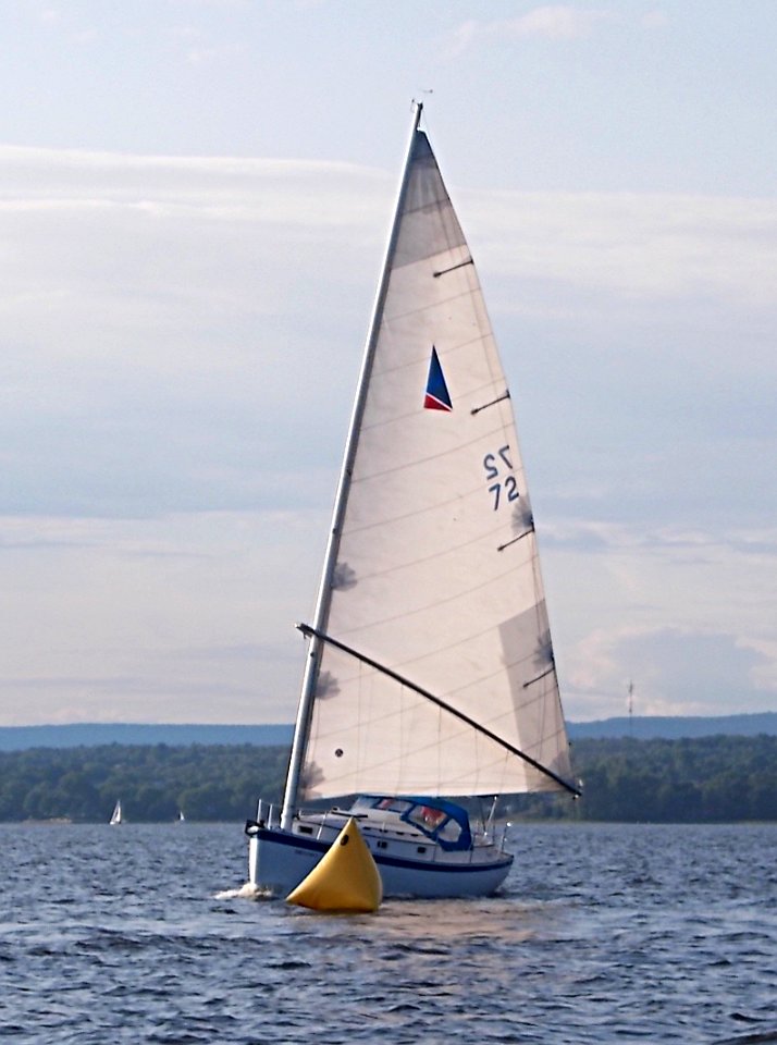 Nonsuch 26 sailboat Swan Song 0858