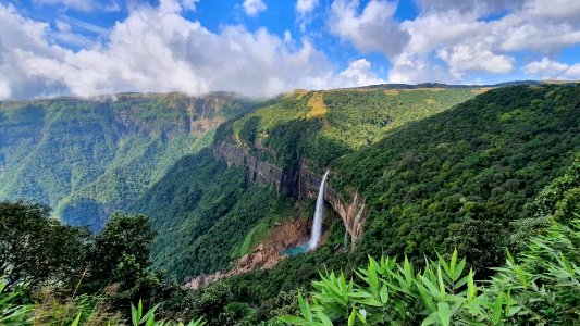 Nohkalikai waterfall from distance