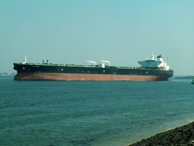 Nordic Hunter p2 leaving Port of Rotterdam, Holland 17-Aug-2005