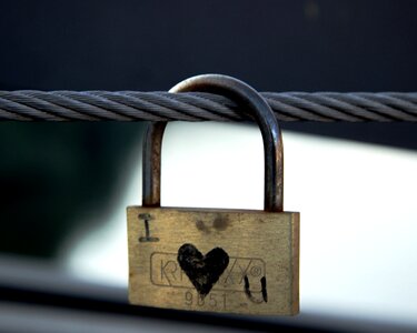 Love padlock connection photo