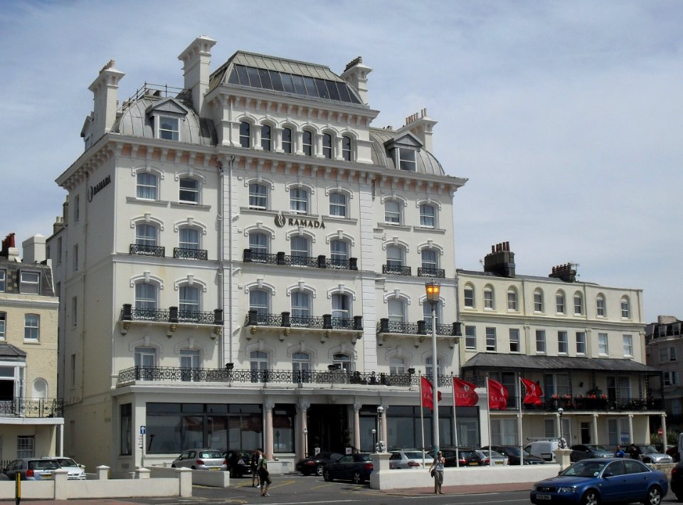 Norfolk Hotel (Ramada Brighton), King's Road, Brighton (NHLE Code 1381642) (July 2010)