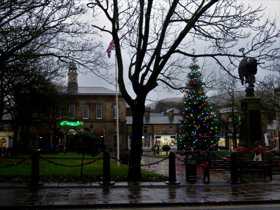 Norfolk Square, Glossop 02