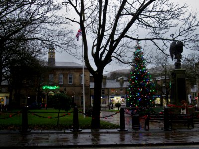 Norfolk Square, Glossop 02