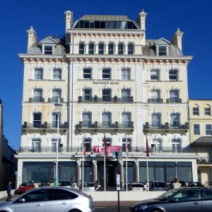 Norfolk Hotel (Mercure Brighton Seafront), King's Road, Brighton (NHLE Code 1381642) (October 2013) (1)