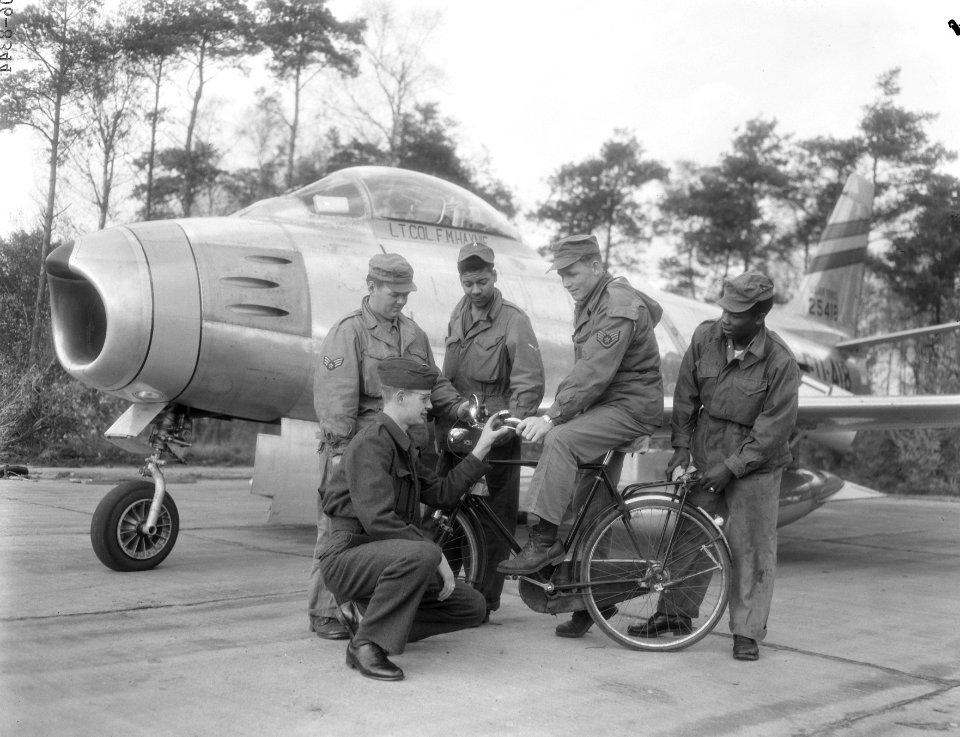 North American F-86 Sabres van het USAFE 32 ste Fighter Day Squadron gestatione, Bestanddeelnr 906-8344