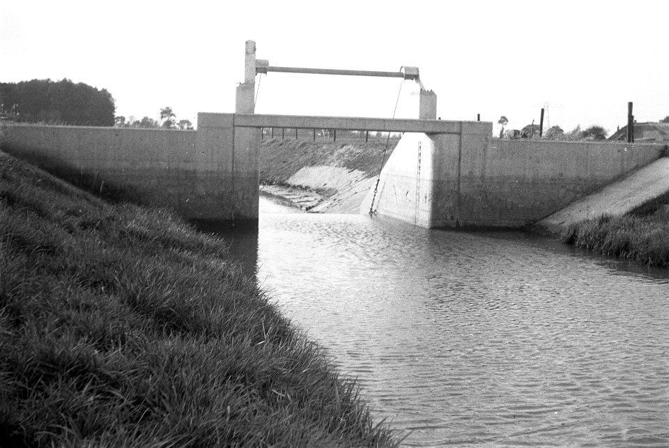 Normalisatie van beken, graven en dempen van sloten, Bestanddeelnr 250-8044