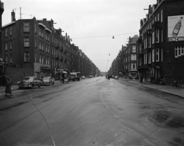Normale leven komt op gang in de Admiraal Ruyterweg, Bestanddeelnr 910-9962