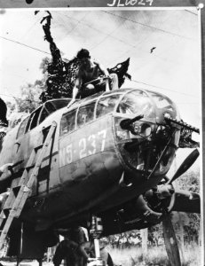 North American B-25 Mitchell bommenwerper van het Nederlandse 18th Squadron op h, Bestanddeelnr 935-3358