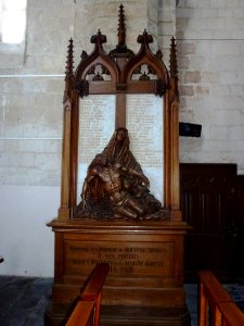 Norrent-Fontes (Pas-de-Calais, Fr) église Saint-Vaast pietà monument aux morts