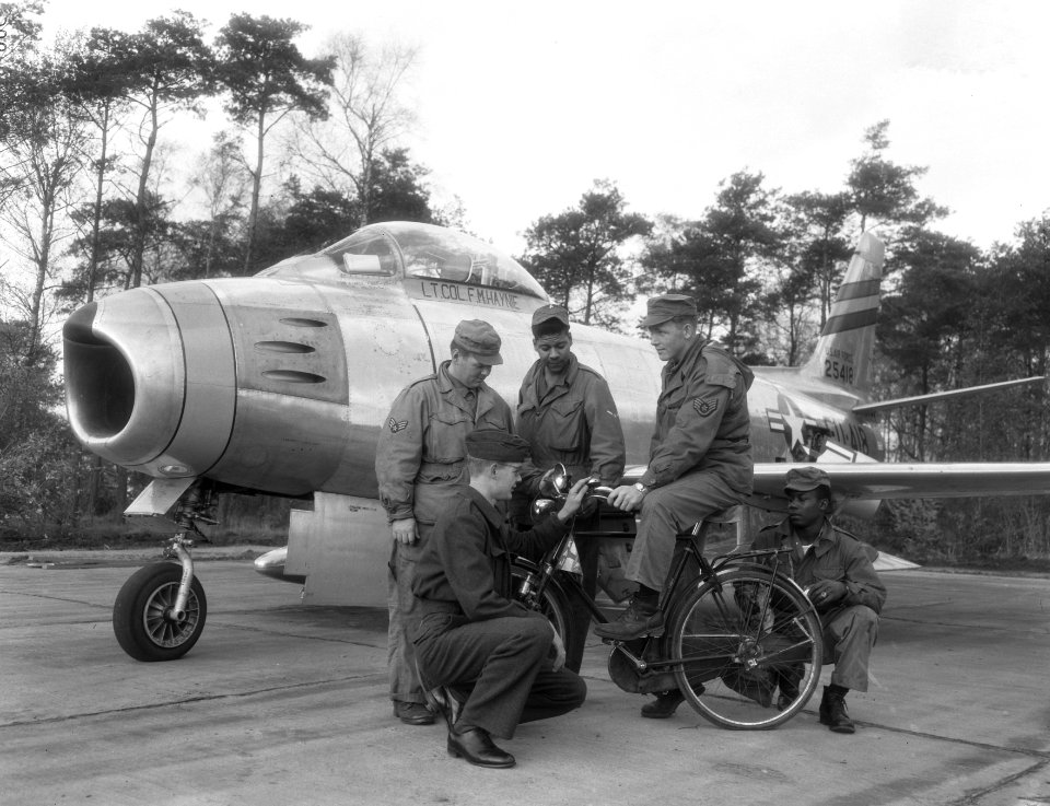 North American F-86 Sabres van het USAFE 32 ste Fighter Day Squadron gestatione, Bestanddeelnr 906-8348