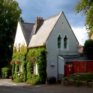 North Lodge at Woodvale Cemetery, off Lewes Road, Brighton (NHLE Code 1381671) (August 2014) (1)