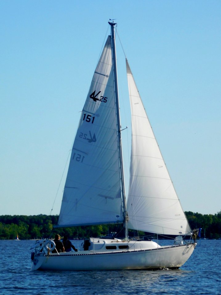 Northern 25 sailboat Whimsy 1507