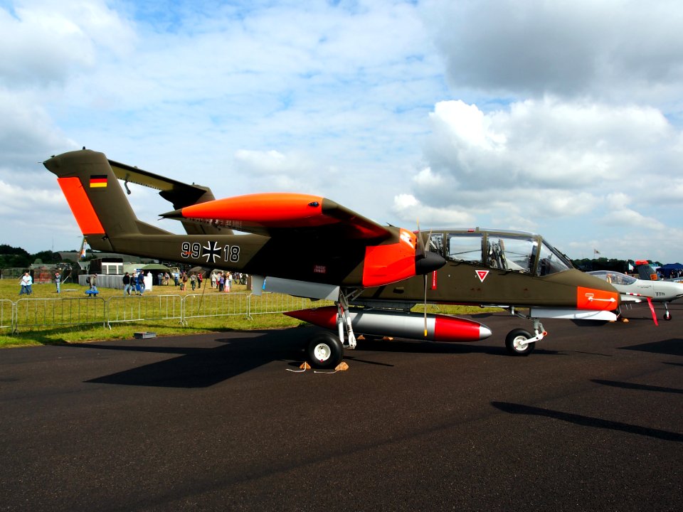 North American Rockwell OV-10B Bronco Luftwaffe 99+18, pic3