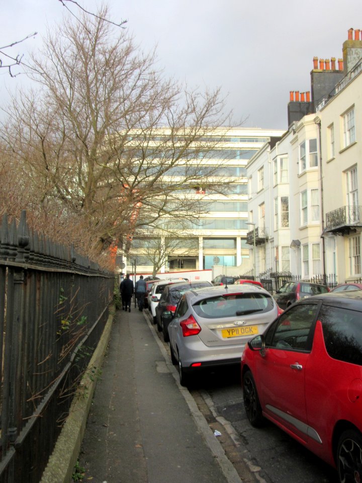 Northward view along Dorset Gardens, Brighton (December 2016) (3)