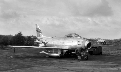 North American F-86F Sabre, USAFE, 36th FDW, Soesterberg-NL, 1954-11-09 (a1v)