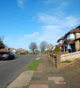 Northward view along Beechwood Avenue, Brighton (February 2020)