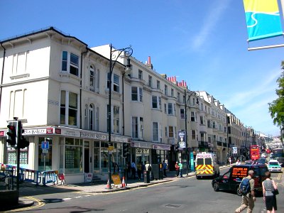 Northward view along Queens Road, Brighton (December 2006)