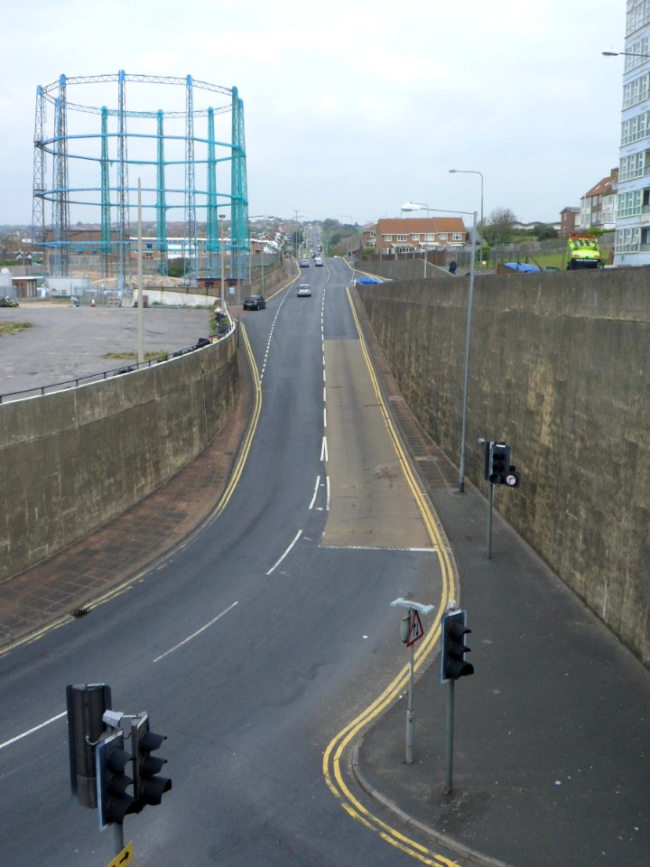 Northward view along Marina Way towards Wilson Avenue, Brighton (May 2013) (1)