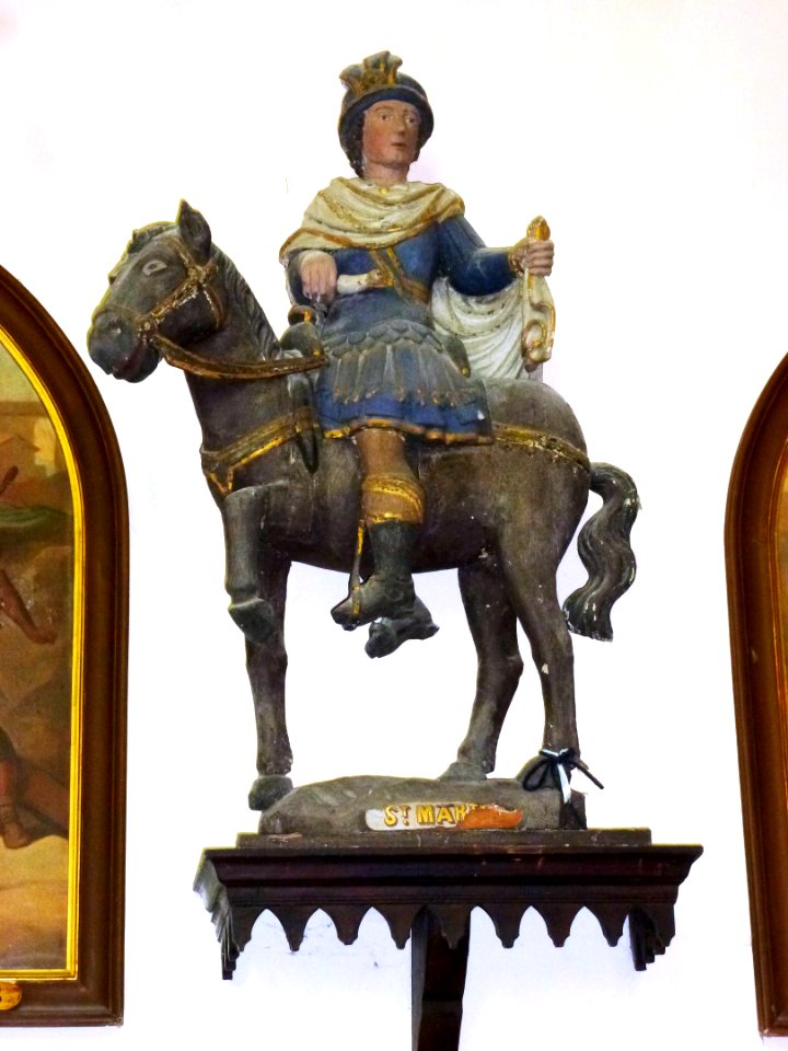 Nordausques (Pas-de-Calais) église, statue Saint Martin