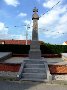 Nordausques (Pas-de-Calais) monument aux morts
