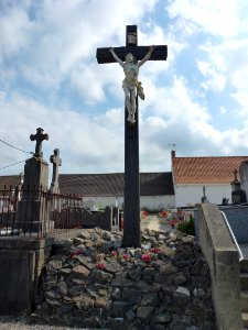 Nordausques (Pas-de-Calais) croix de cimetière