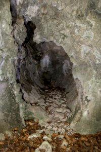 Nordöstliche Felsgrotte in der Weißen Hülle (A 232) 08