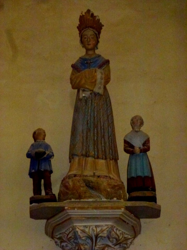 Nordausques (Pas-de-Calais) église, statue d'une sainte