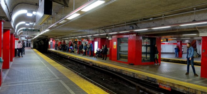 Northbound Red Line platforms at Park Street station, February 2018