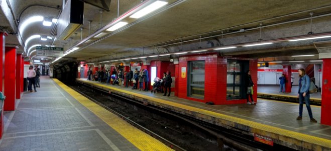 Northbound Red Line platforms at Park Street station, February 2018 photo