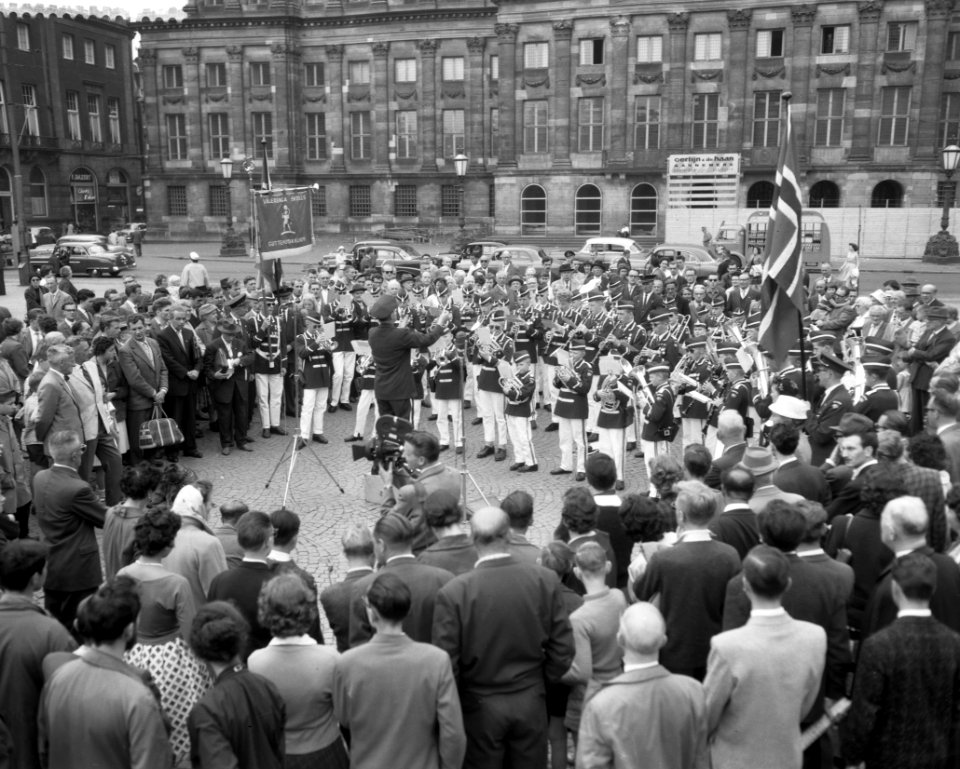 Noorse jongensfanfare op de Dam, Bestanddeelnr 911-3937
