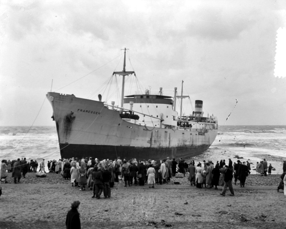 Noors schip Ss. Franeggen op Hondsbosche Zeewering Petten, Bestanddeelnr 904-9070