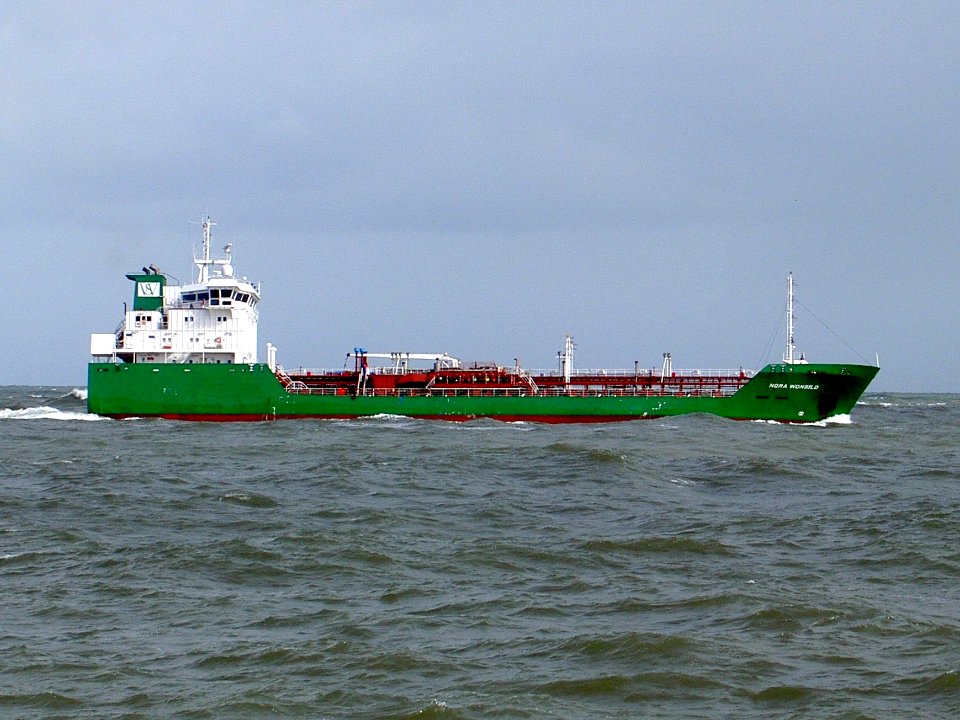 Nora Wonsild 09Apr05 Rot approaching Port of Rotterdam, Holland 09-Apr-2005
