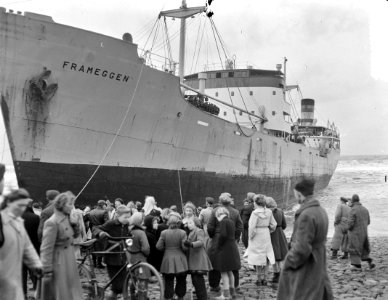 Noors schip Ss. Franeggen op Hondsbosche Zeewering Petten, Bestanddeelnr 904-9072