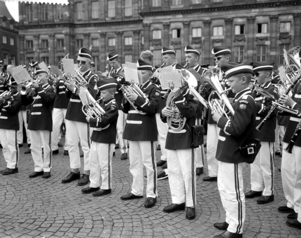 Noorse jongensfanfare op de Dam, Bestanddeelnr 911-3940