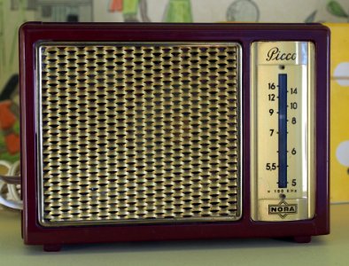 Nora Picco radio receiver